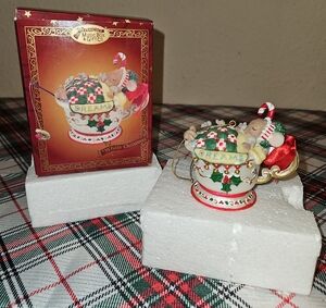 The San Francisco Music Box Company "Dreams" Musical Porcelain Ornament